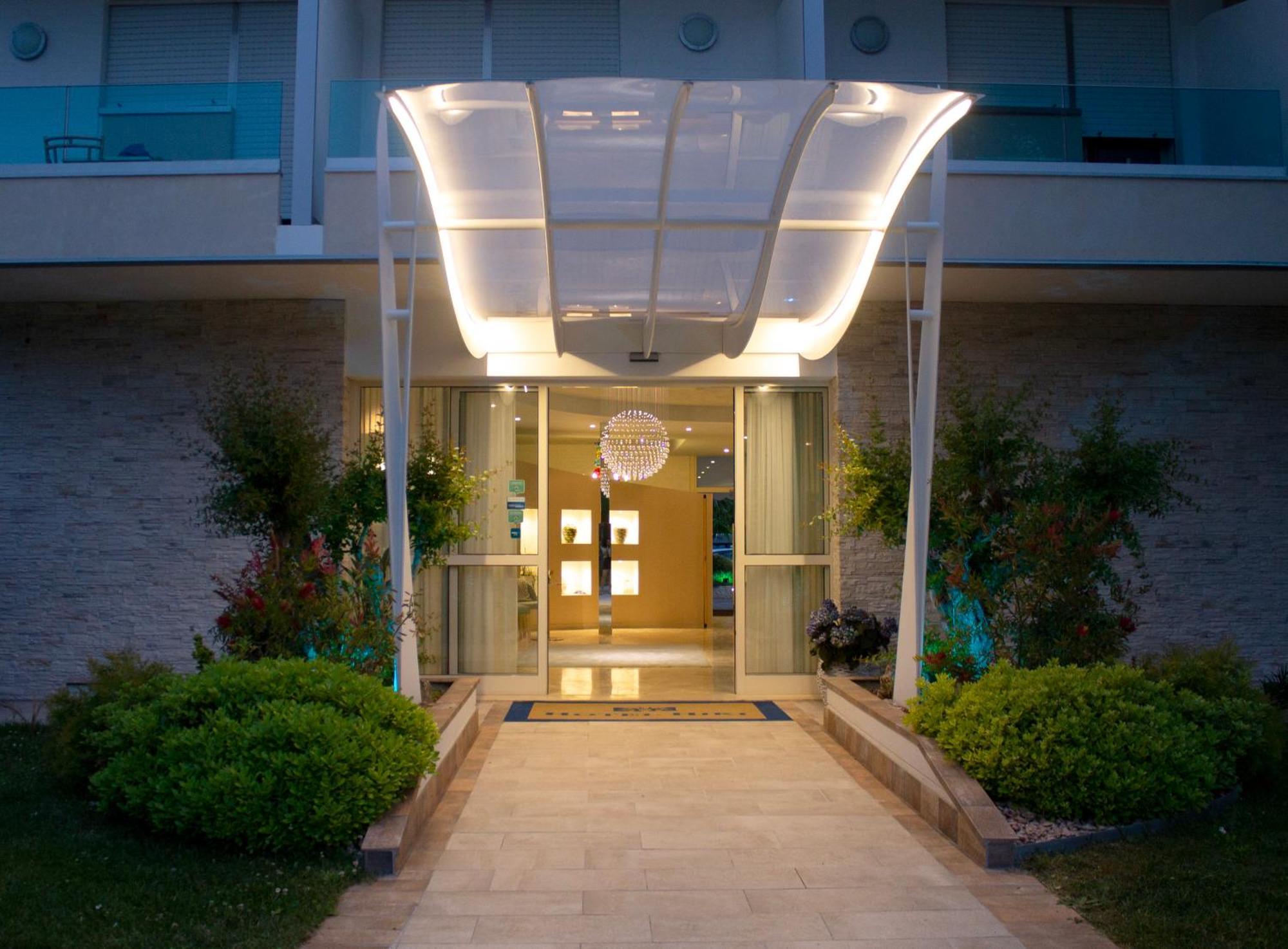 Hotel Hiki 3 Superior Bibione Exterior foto