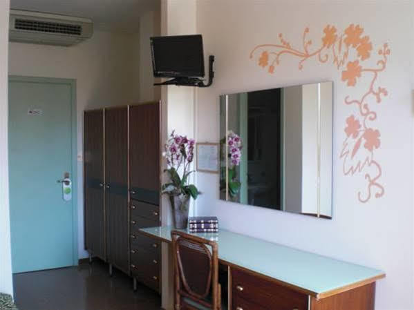 Hotel Hiki 3 Superior Bibione Exterior foto