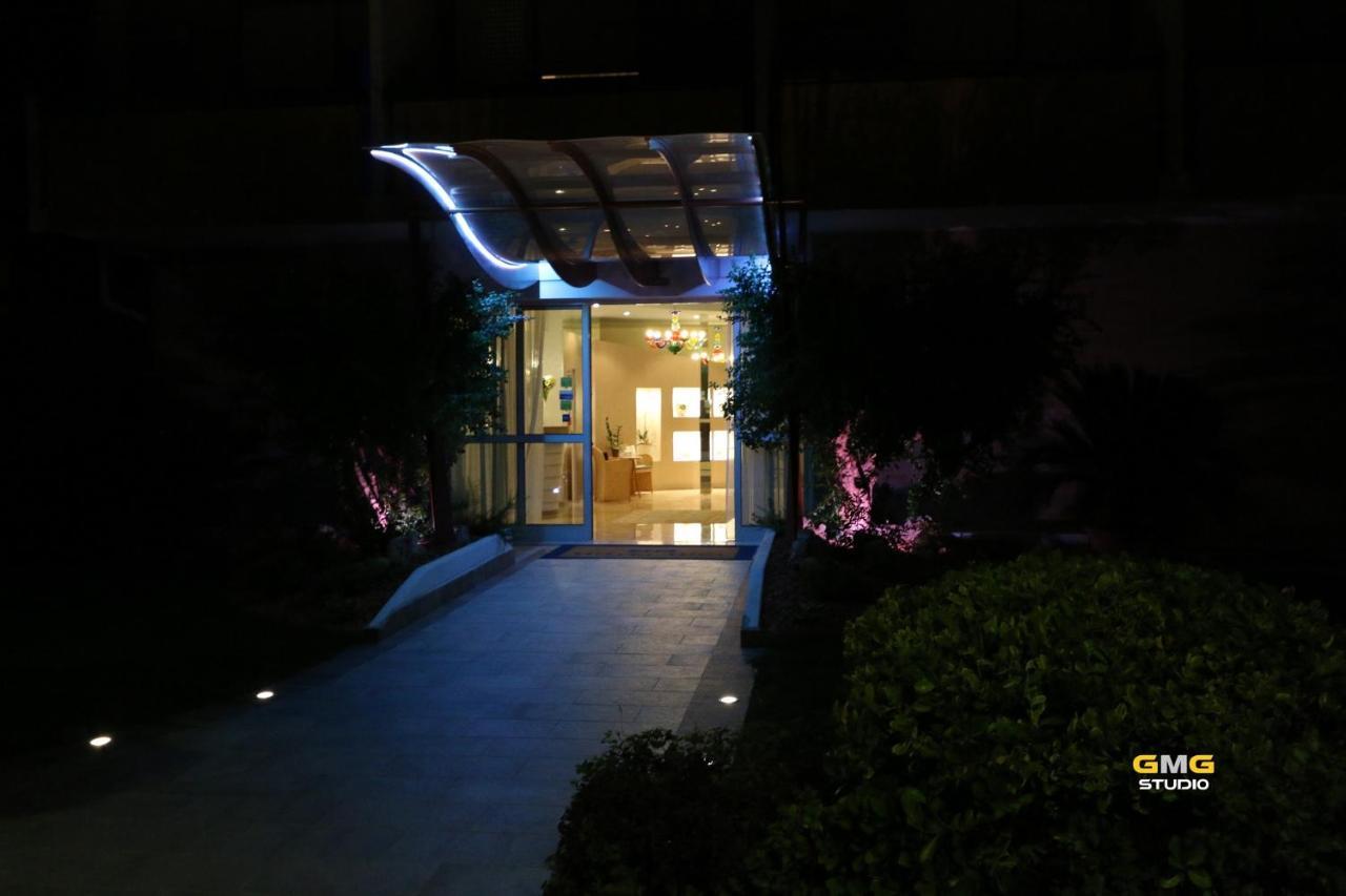Hotel Hiki 3 Superior Bibione Exterior foto